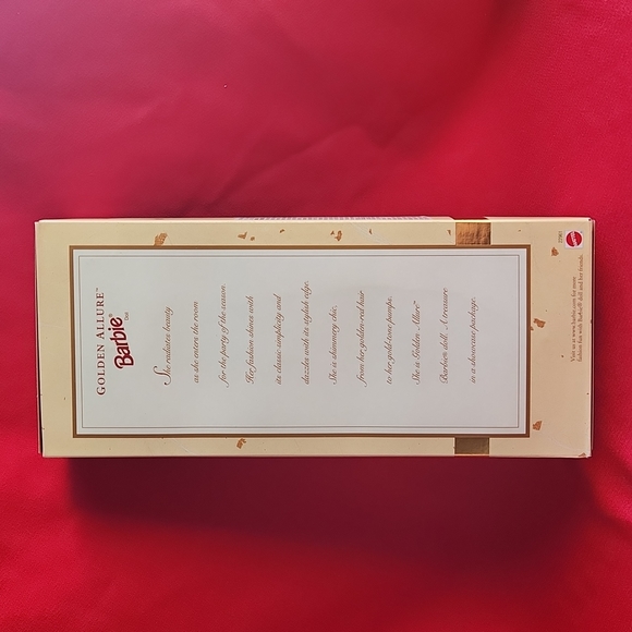 Barbie Golden Allure - Picture 2 of 4